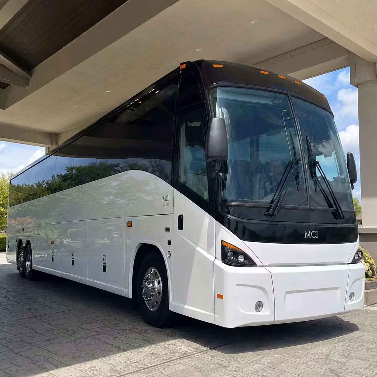 you can count on charterbusrentalirvingtx com for reliable irving construction and workforce shuttles